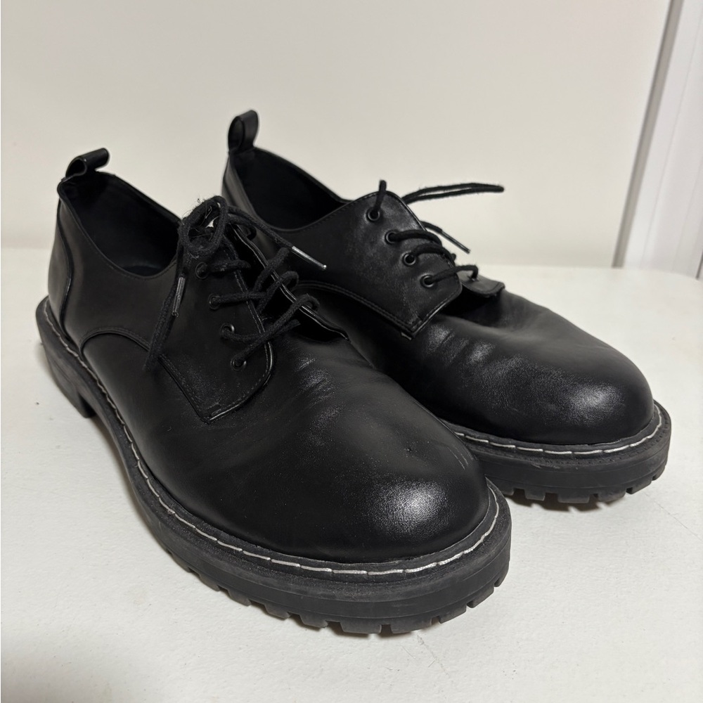 Torrid Classic Black Lace-Up Oxfords